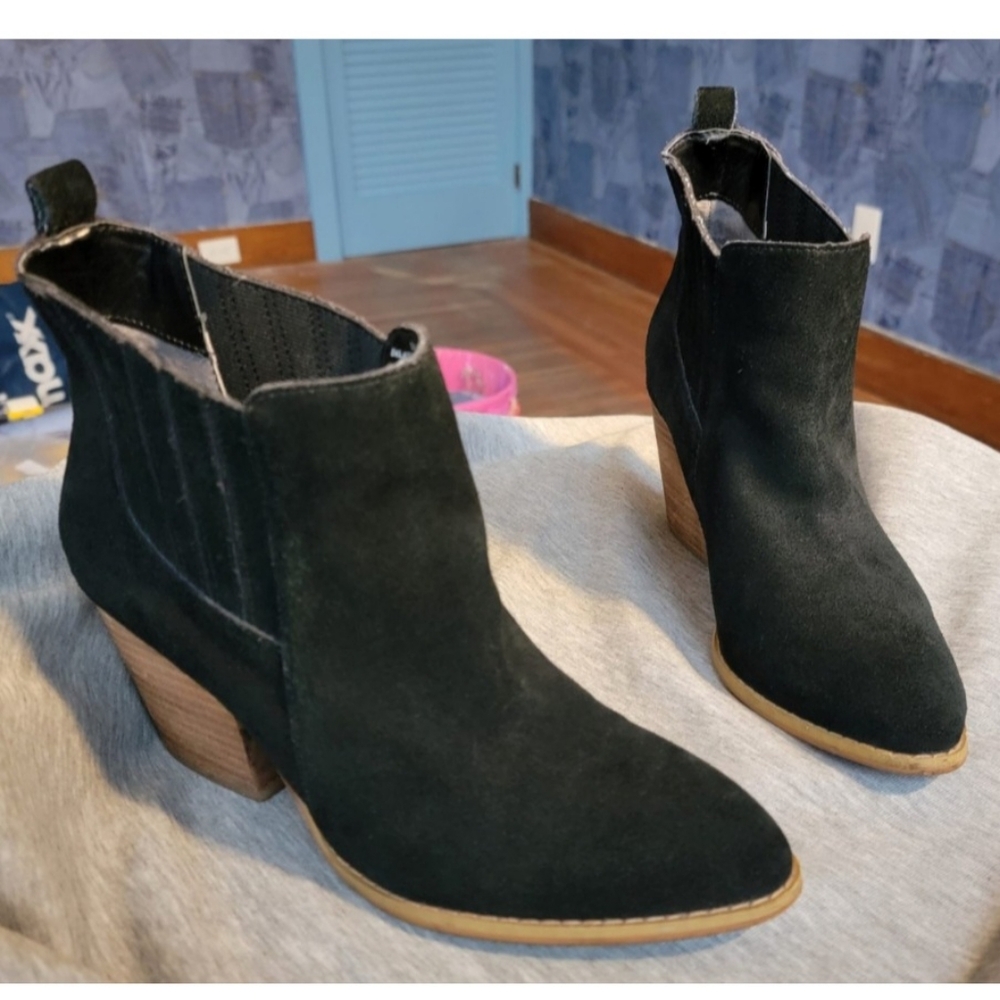 Womens CROWN VINTAGE ankle boots w/ chunky heel, 8M